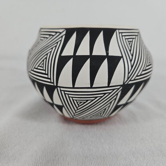 1950-60s Polychrome Pottery Olla Jar from Acoma, NM, Signed MA by Ma Aragon - Picture 4 of 13